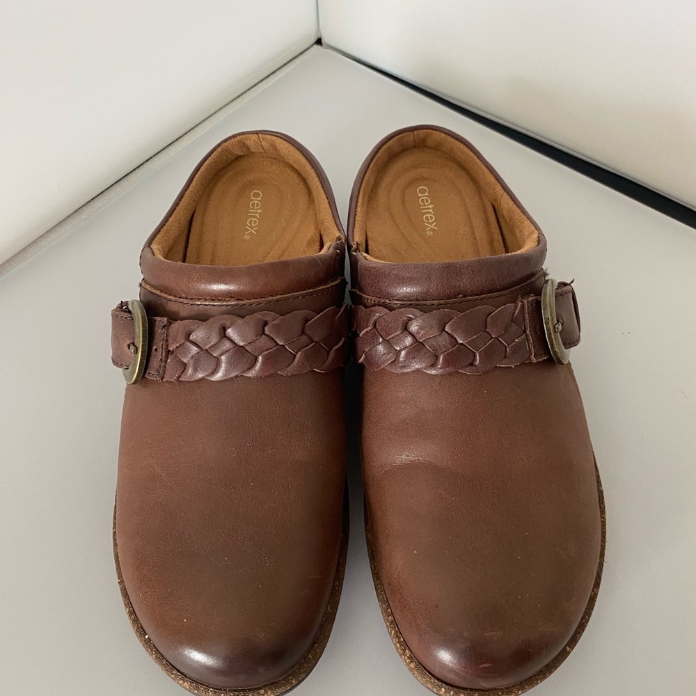 Aetrex Brown Leather Clog Mules with Braided Strap & Buckle, women’s size 7